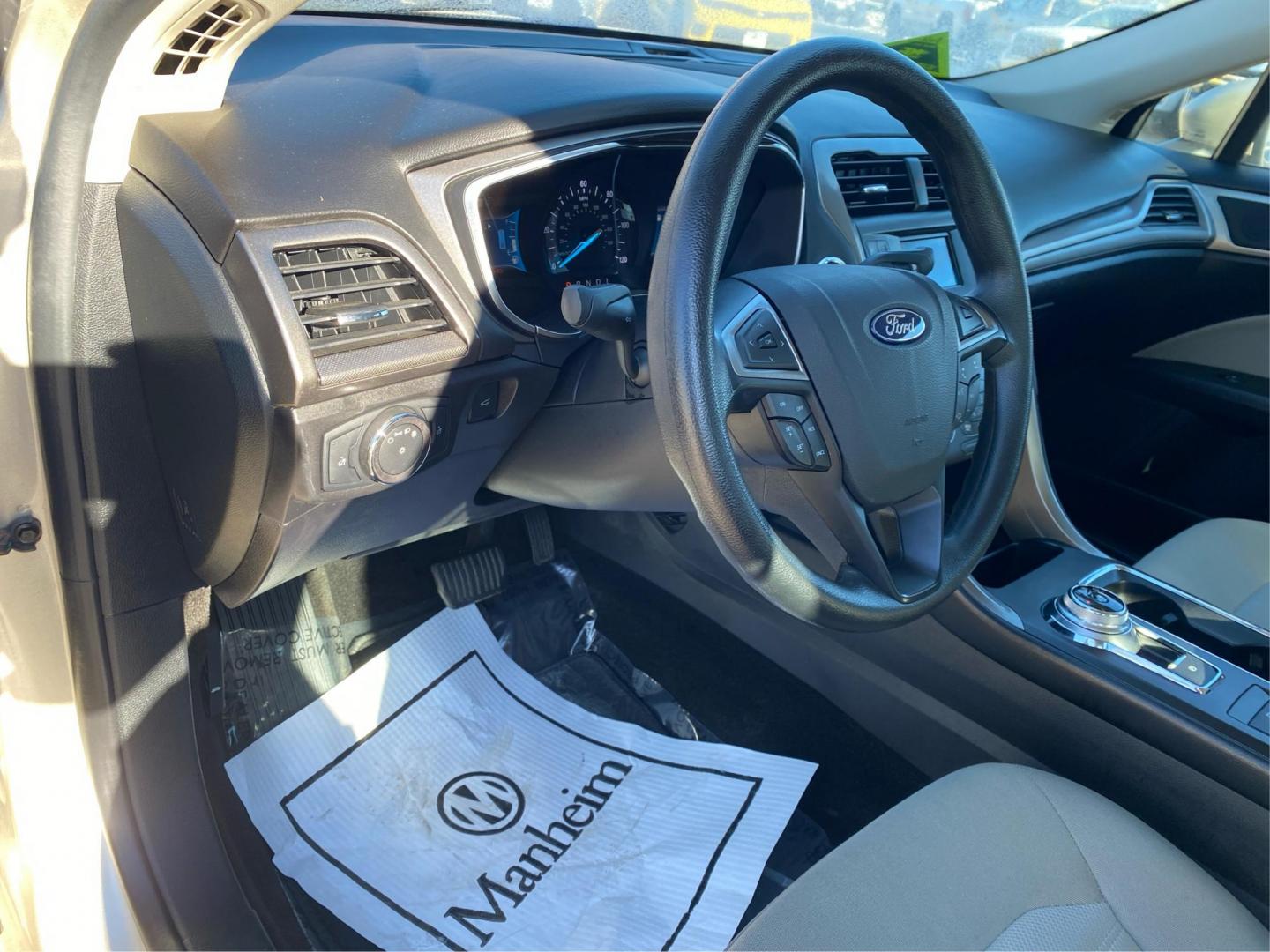 2018 GOLD FORD FUSION S HYBRID (3FA6P0UU5JR) with an 2.0L engine, Continuously Variable transmission, located at 908 SE 14th Street, Des Moines, IA, 50317, (515) 281-0330, 41.580303, -93.597046 - Photo#17