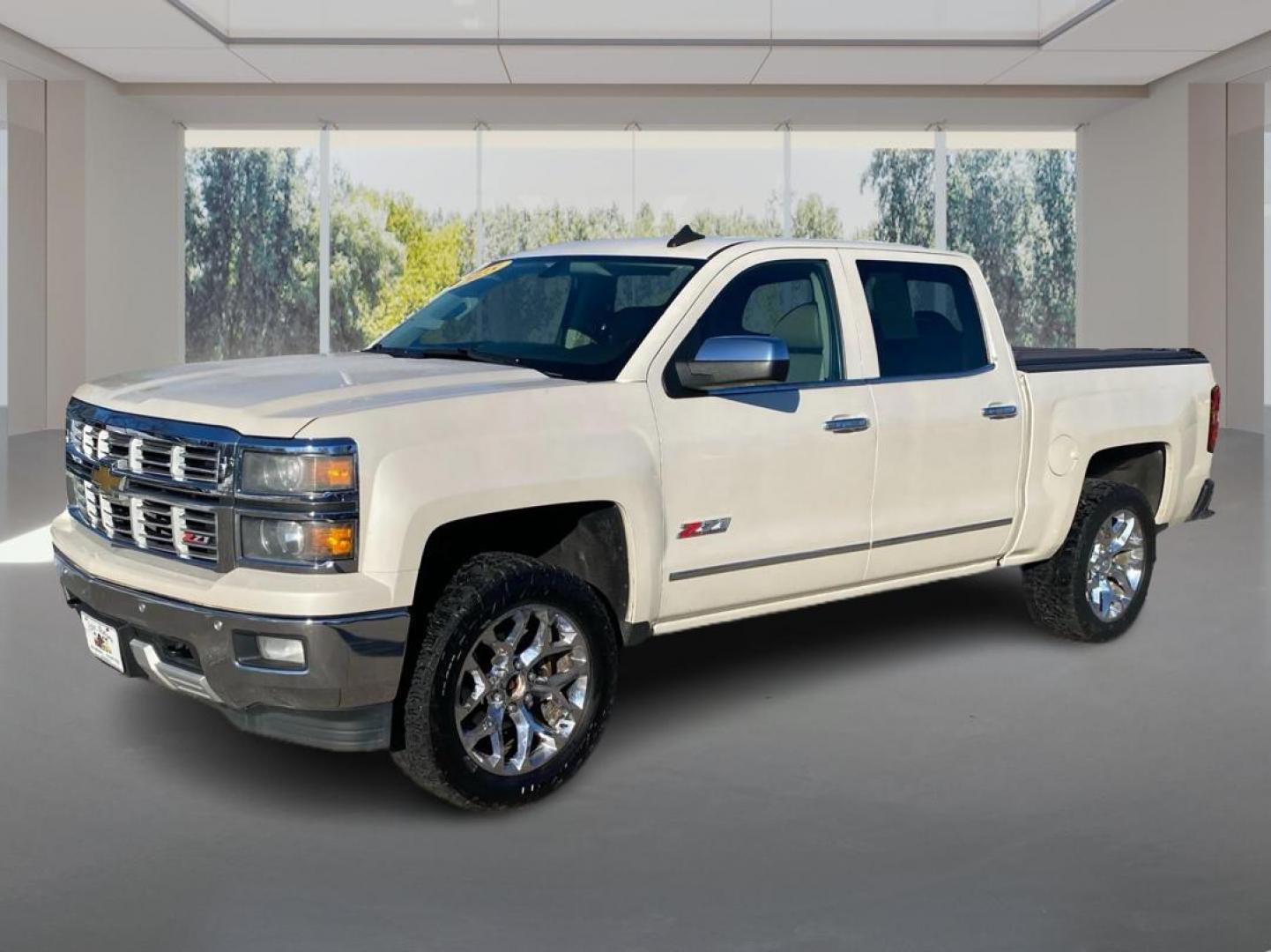 2015 WHITE CHEVROLET SILVERADO 1500 LTZ (3GCUKSEC6FG) with an 5.3L engine, Automatic transmission, located at 908 SE 14th Street, Des Moines, IA, 50317, (515) 281-0330, 41.580303, -93.597046 - Photo#7
