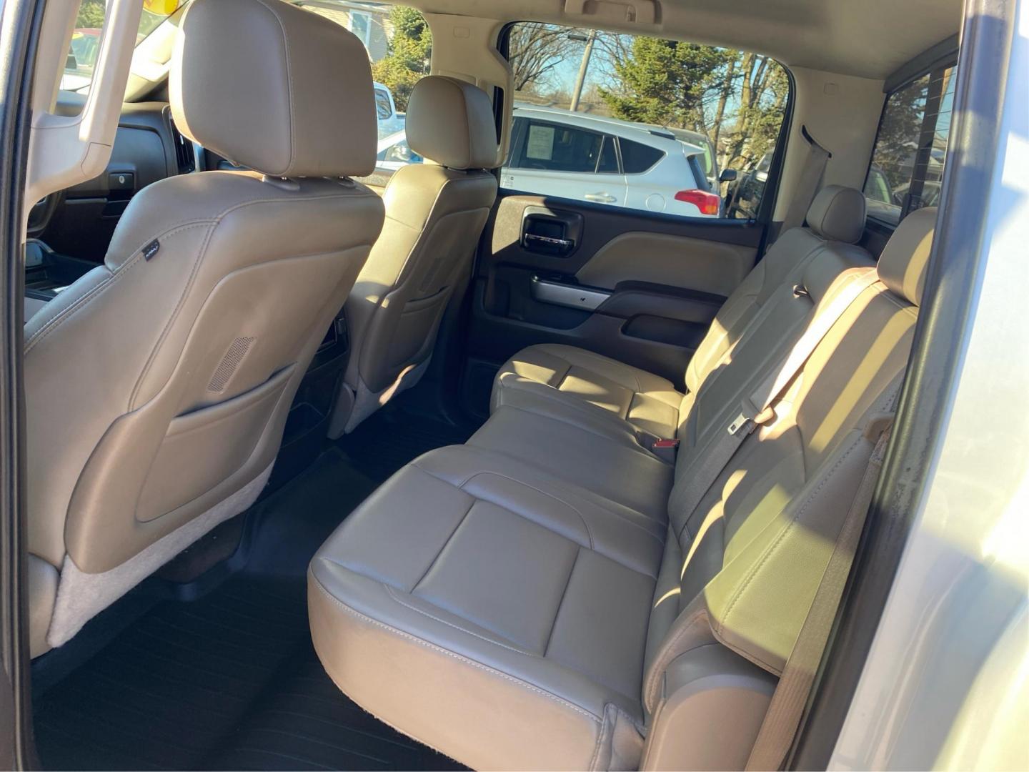 2015 WHITE CHEVROLET SILVERADO 1500 LTZ (3GCUKSEC6FG) with an 5.3L engine, Automatic transmission, located at 908 SE 14th Street, Des Moines, IA, 50317, (515) 281-0330, 41.580303, -93.597046 - Photo#9