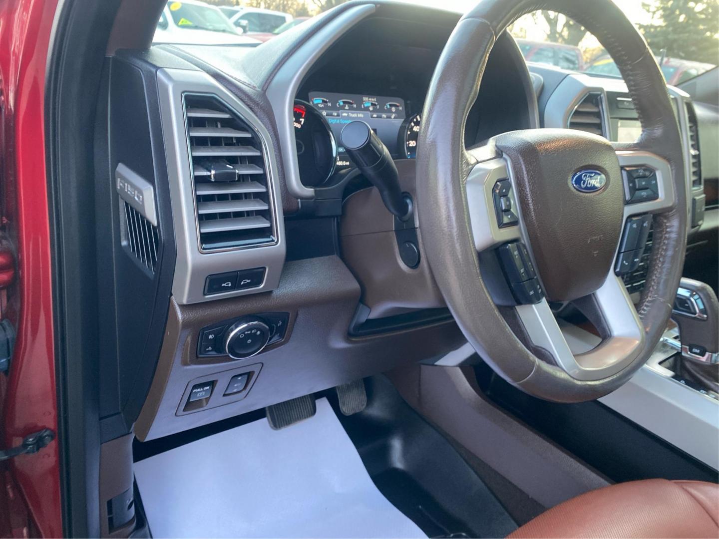 2018 RED FORD F150 SUPERCREW KING RANCH (1FTEW1EG8JF) with an 3.5L engine, Automatic transmission, located at 908 SE 14th Street, Des Moines, IA, 50317, (515) 281-0330, 41.580303, -93.597046 - Photo#16