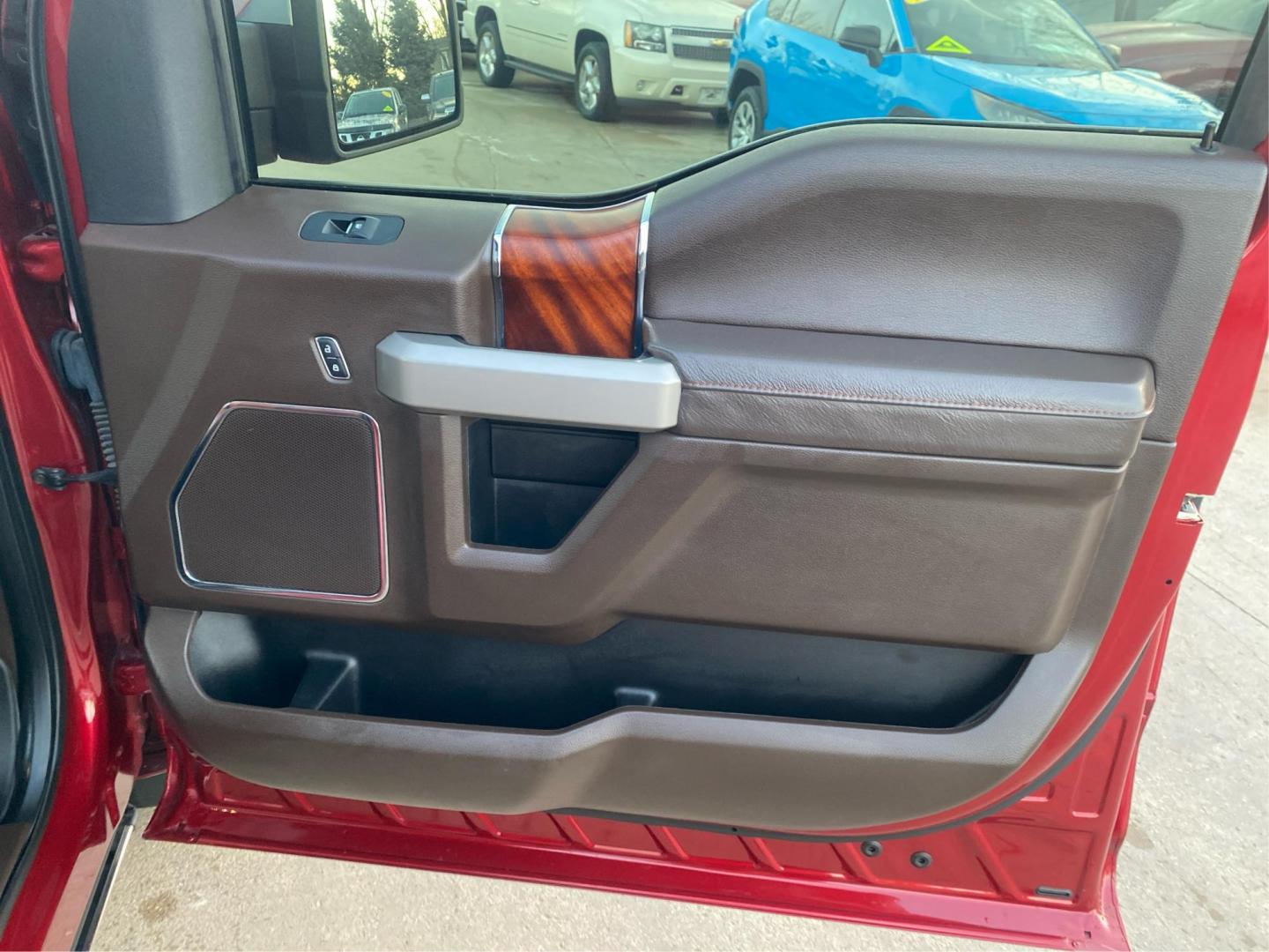 2018 RED FORD F150 SUPERCREW KING RANCH (1FTEW1EG8JF) with an 3.5L engine, Automatic transmission, located at 908 SE 14th Street, Des Moines, IA, 50317, (515) 281-0330, 41.580303, -93.597046 - Photo#19