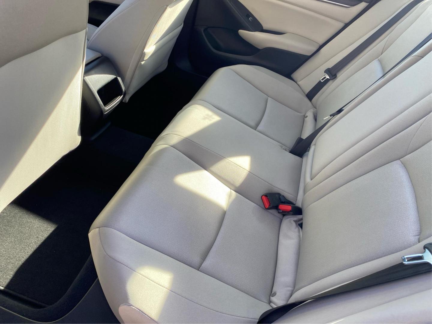 2019 RED HONDA ACCORD HYBRID (1HGCV3F1XKA) with an 2.0L engine, Continuously Variable transmission, located at 908 SE 14th Street, Des Moines, IA, 50317, (515) 281-0330, 41.580303, -93.597046 - Photo#9