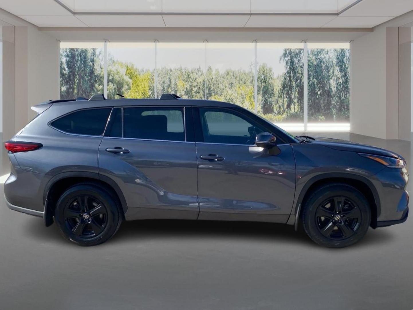 2021 GRAY TOYOTA HIGHLANDER L (5TDCZRAH7MS) with an 3.5L engine, Automatic transmission, located at 908 SE 14th Street, Des Moines, IA, 50317, (515) 281-0330, 41.580303, -93.597046 - Photo#1