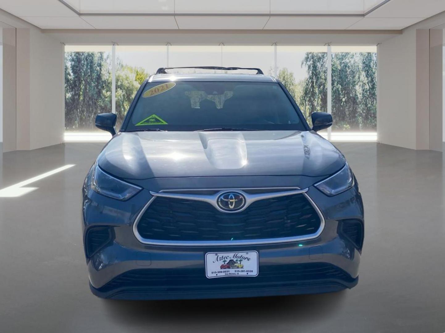 2021 GRAY TOYOTA HIGHLANDER L (5TDCZRAH7MS) with an 3.5L engine, Automatic transmission, located at 908 SE 14th Street, Des Moines, IA, 50317, (515) 281-0330, 41.580303, -93.597046 - Photo#6