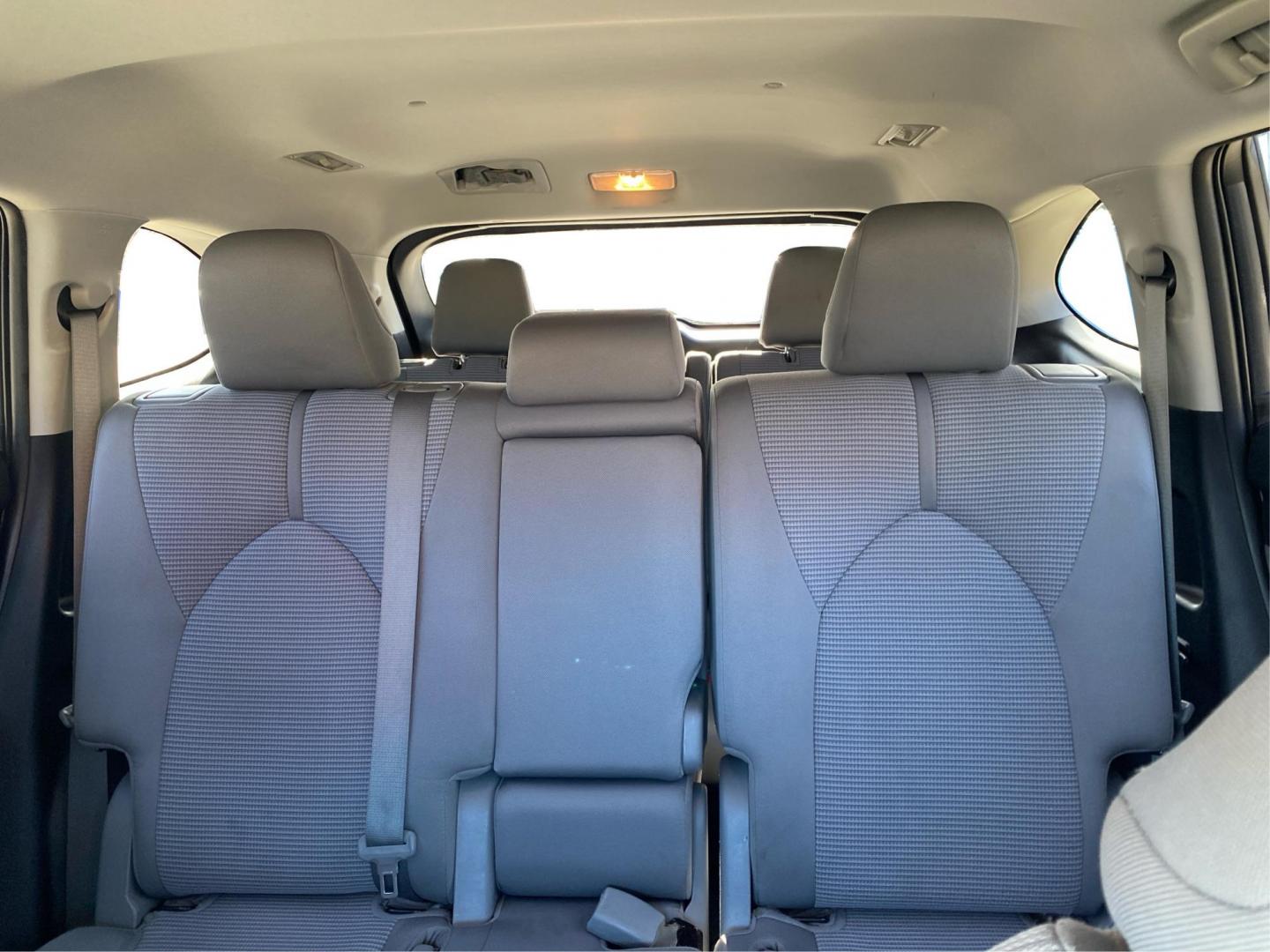 2021 GRAY TOYOTA HIGHLANDER L (5TDCZRAH7MS) with an 3.5L engine, Automatic transmission, located at 908 SE 14th Street, Des Moines, IA, 50317, (515) 281-0330, 41.580303, -93.597046 - Photo#14