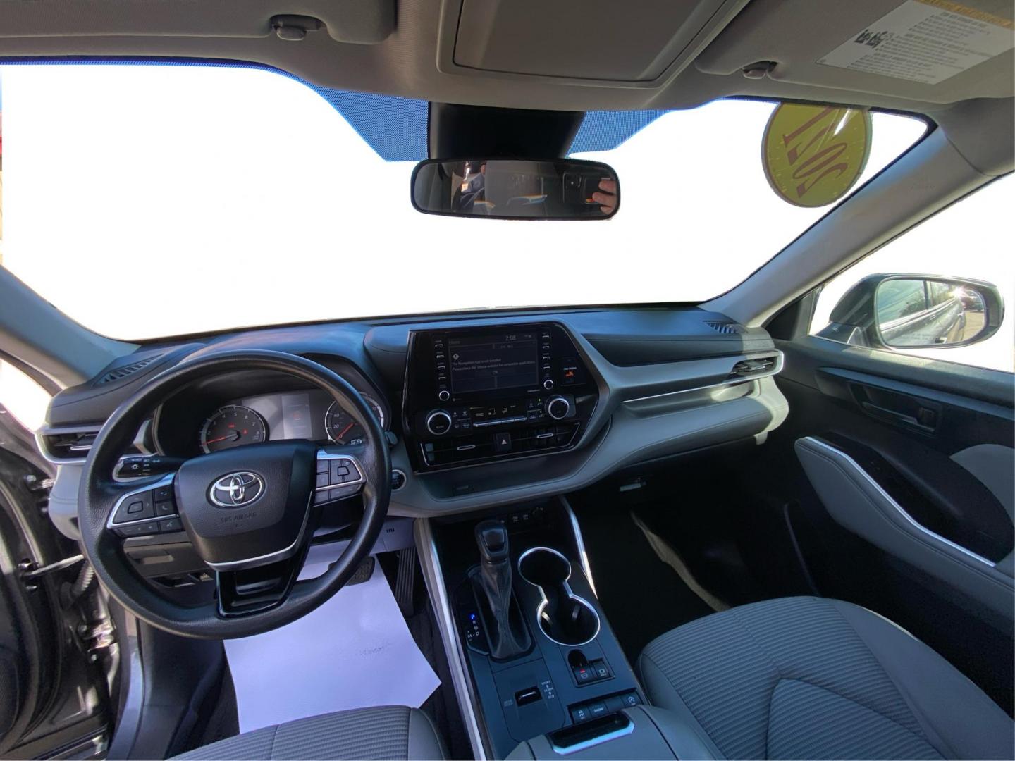 2021 GRAY TOYOTA HIGHLANDER L (5TDCZRAH7MS) with an 3.5L engine, Automatic transmission, located at 908 SE 14th Street, Des Moines, IA, 50317, (515) 281-0330, 41.580303, -93.597046 - Photo#22