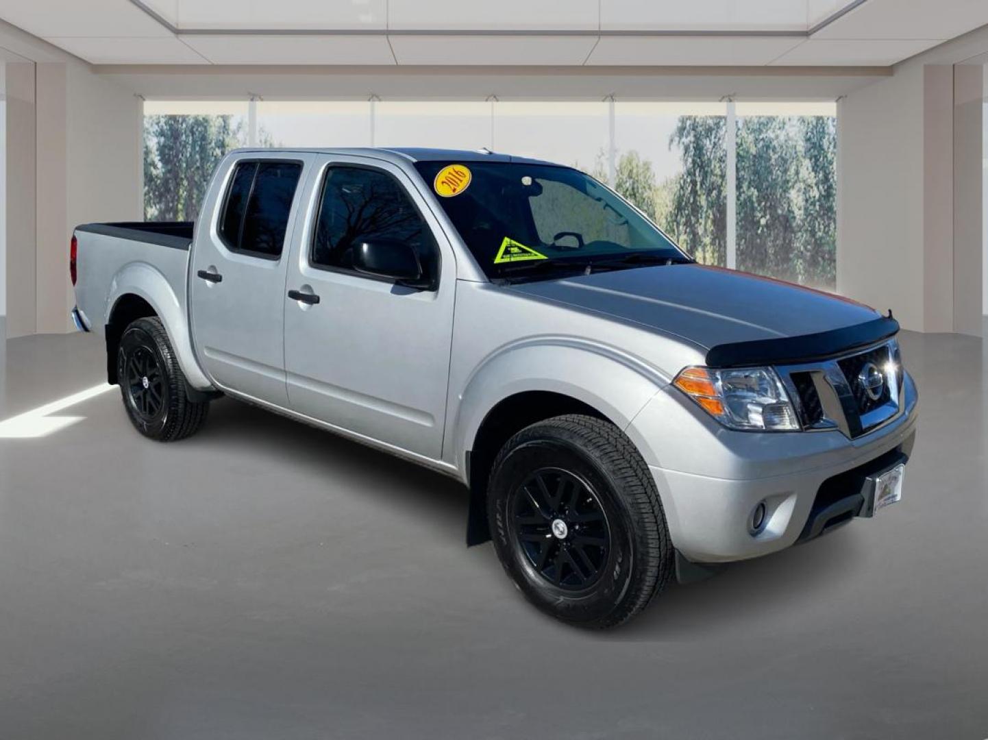 2016 SILVER NISSAN FRONTIER S (1N6AD0EV2GN) with an 4.0L engine, Automatic transmission, located at 908 SE 14th Street, Des Moines, IA, 50317, (515) 281-0330, 41.580303, -93.597046 - Photo#0