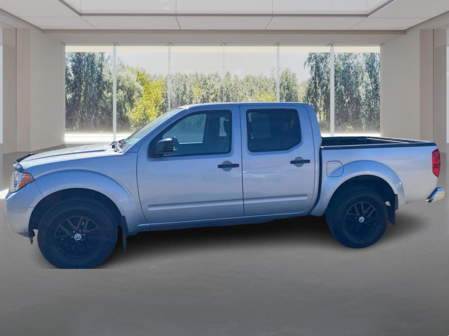 2016 SILVER NISSAN FRONTIER S (1N6AD0EV2GN) with an 4.0L engine, Automatic transmission, located at 908 SE 14th Street, Des Moines, IA, 50317, (515) 281-0330, 41.580303, -93.597046 - Photo#5