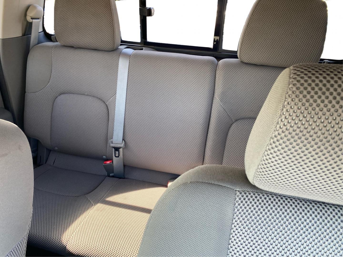 2016 SILVER NISSAN FRONTIER S (1N6AD0EV2GN) with an 4.0L engine, Automatic transmission, located at 908 SE 14th Street, Des Moines, IA, 50317, (515) 281-0330, 41.580303, -93.597046 - Photo#13