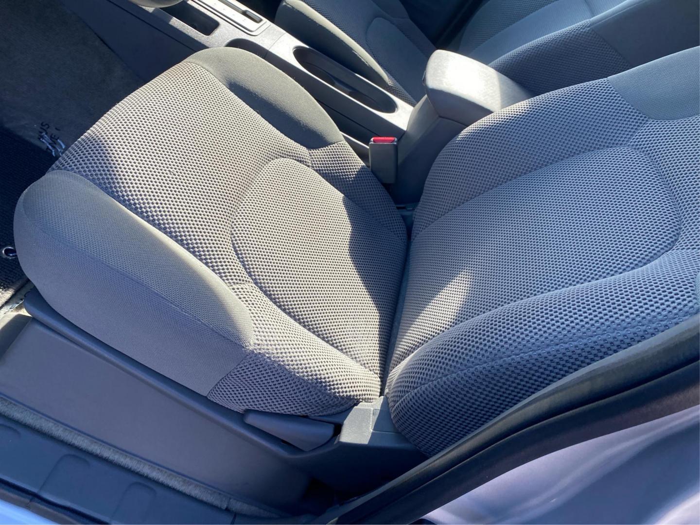 2016 SILVER NISSAN FRONTIER S (1N6AD0EV2GN) with an 4.0L engine, Automatic transmission, located at 908 SE 14th Street, Des Moines, IA, 50317, (515) 281-0330, 41.580303, -93.597046 - Photo#17