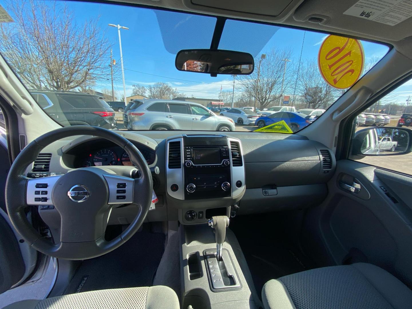 2016 SILVER NISSAN FRONTIER S (1N6AD0EV2GN) with an 4.0L engine, Automatic transmission, located at 908 SE 14th Street, Des Moines, IA, 50317, (515) 281-0330, 41.580303, -93.597046 - Photo#20