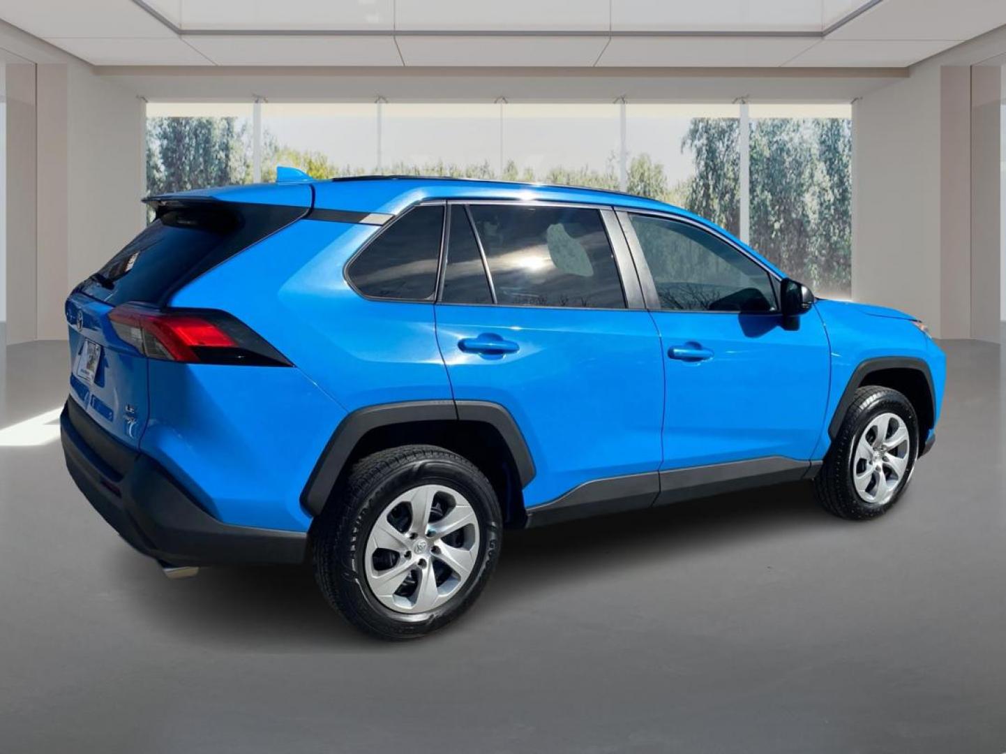 2019 BLUE TOYOTA RAV4 LE (2T3F1RFV9KW) with an 2.5L engine, Automatic transmission, located at 908 SE 14th Street, Des Moines, IA, 50317, (515) 281-0330, 41.580303, -93.597046 - Photo#2