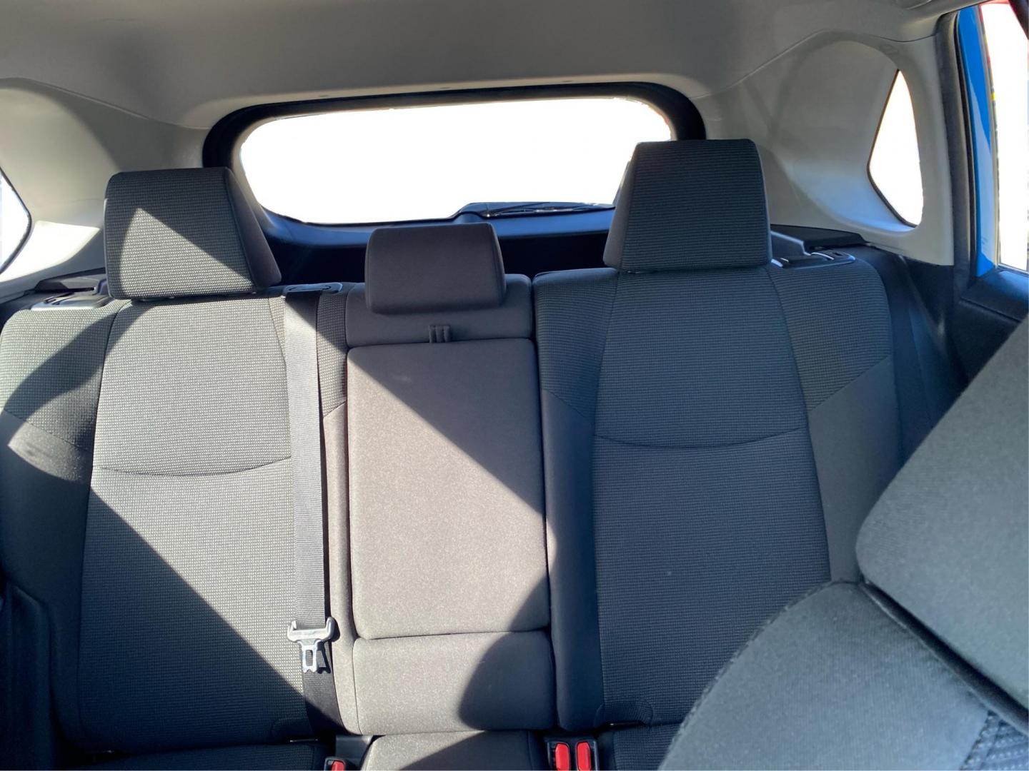 2019 BLUE TOYOTA RAV4 LE (2T3F1RFV9KW) with an 2.5L engine, Automatic transmission, located at 908 SE 14th Street, Des Moines, IA, 50317, (515) 281-0330, 41.580303, -93.597046 - Photo#14