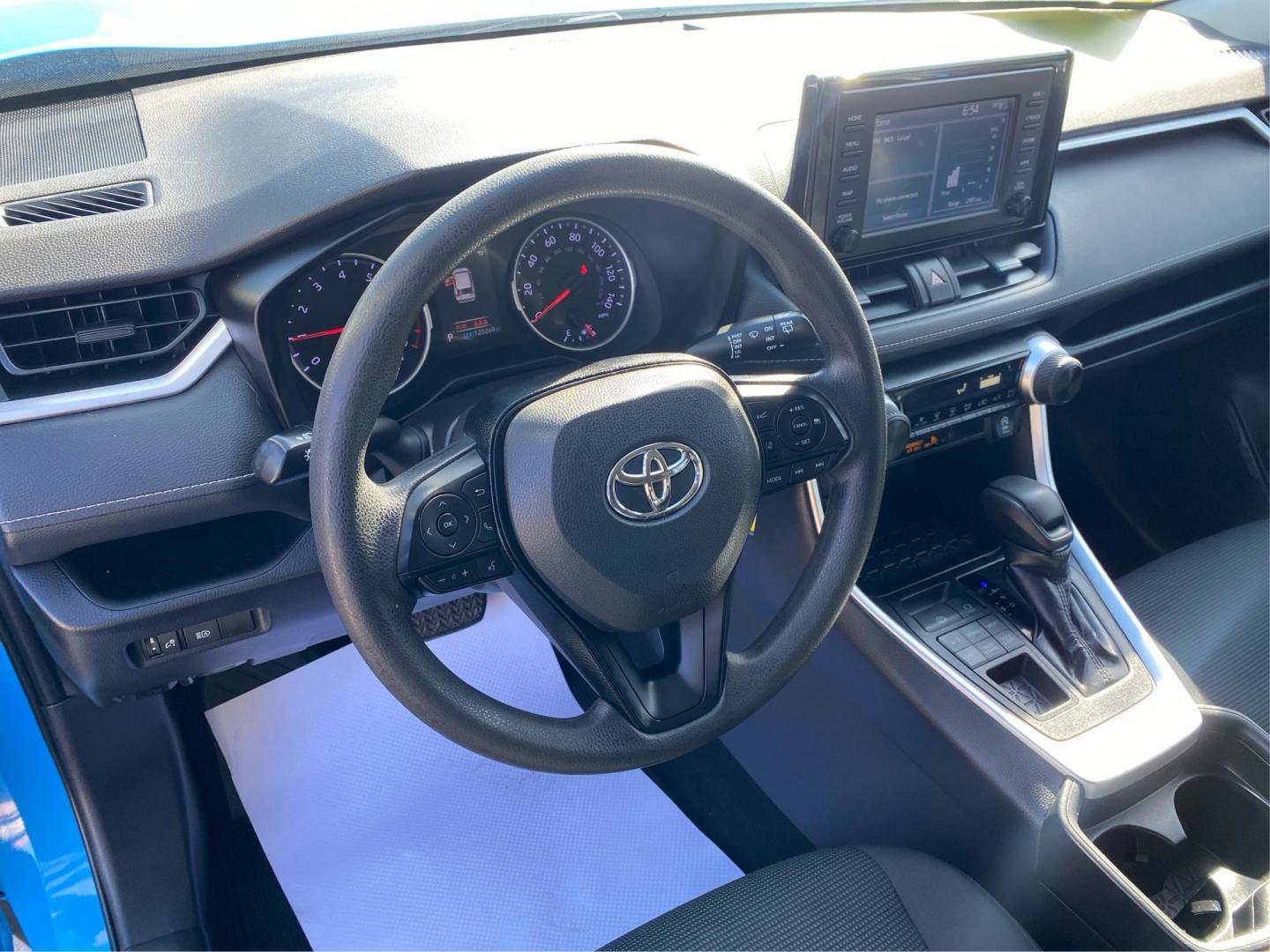 2019 BLUE TOYOTA RAV4 LE (2T3F1RFV9KW) with an 2.5L engine, Automatic transmission, located at 908 SE 14th Street, Des Moines, IA, 50317, (515) 281-0330, 41.580303, -93.597046 - Photo#16