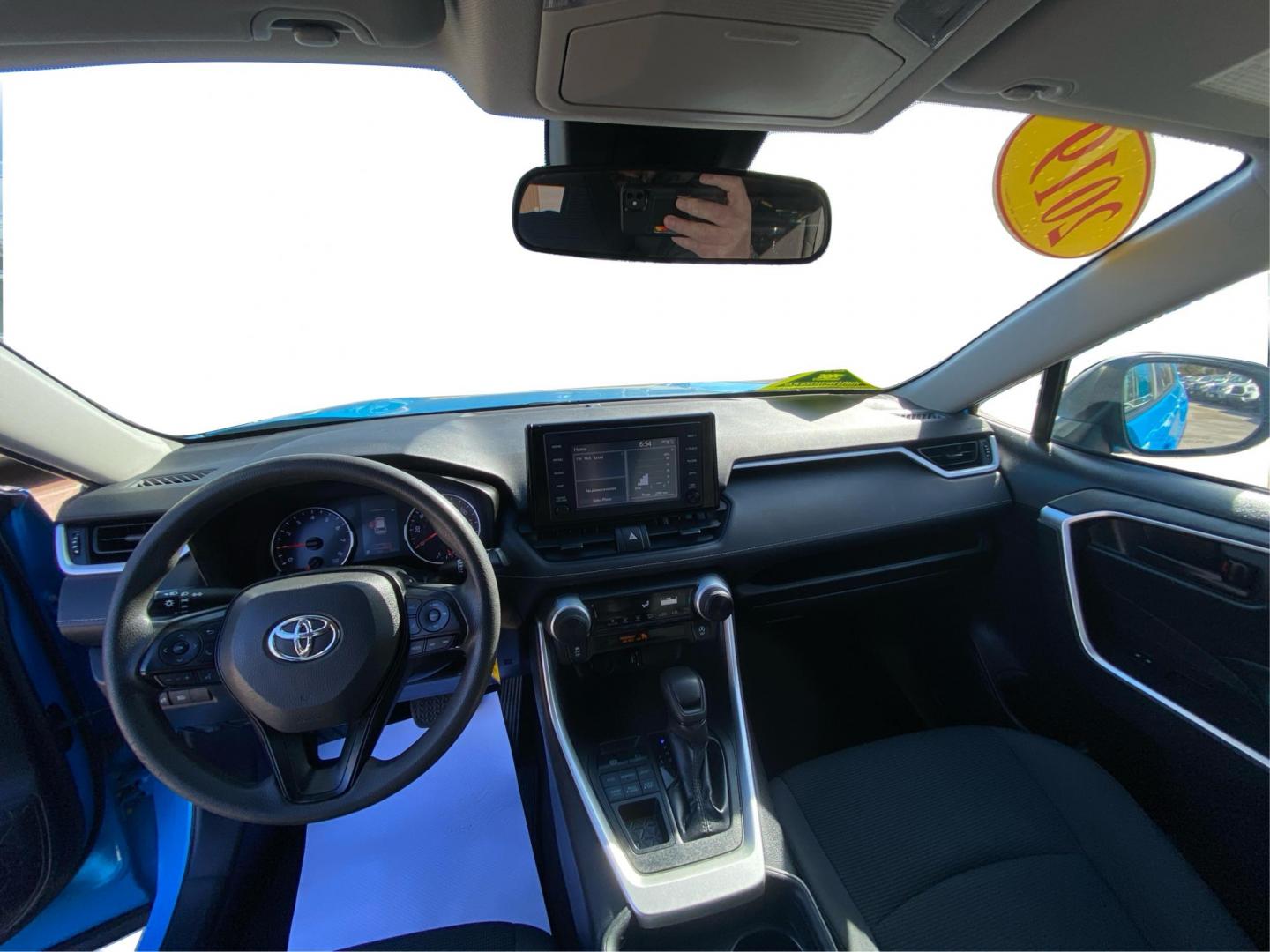 2019 BLUE TOYOTA RAV4 LE (2T3F1RFV9KW) with an 2.5L engine, Automatic transmission, located at 908 SE 14th Street, Des Moines, IA, 50317, (515) 281-0330, 41.580303, -93.597046 - Photo#22