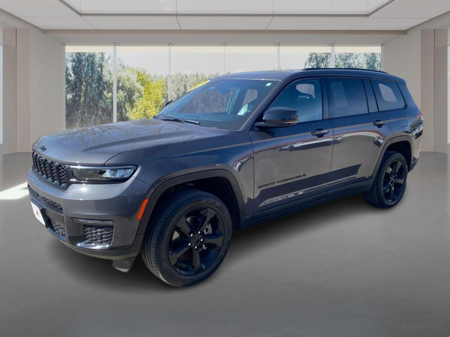 2024 GRAY JEEP GRAND CHEROKEE L LIMITED (1C4RJKBGXR8) with an 3.6L engine, Automatic transmission, located at 908 SE 14th Street, Des Moines, IA, 50317, (515) 281-0330, 41.580303, -93.597046 - Photo#7