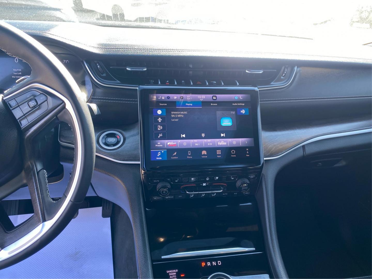 2024 GRAY JEEP GRAND CHEROKEE L LIMITED (1C4RJKBGXR8) with an 3.6L engine, Automatic transmission, located at 908 SE 14th Street, Des Moines, IA, 50317, (515) 281-0330, 41.580303, -93.597046 - Photo#13