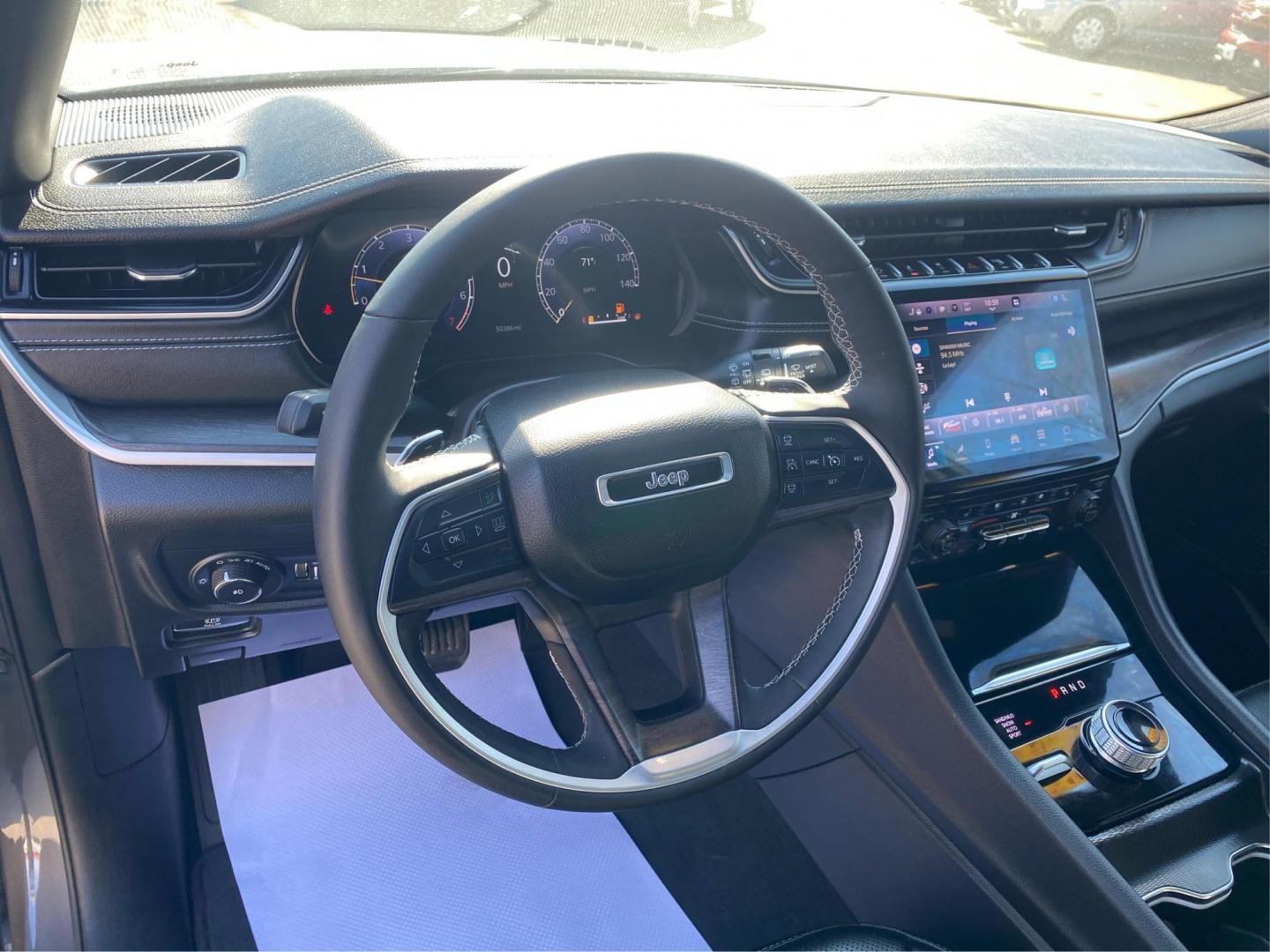 2024 GRAY JEEP GRAND CHEROKEE L LIMITED (1C4RJKBGXR8) with an 3.6L engine, Automatic transmission, located at 908 SE 14th Street, Des Moines, IA, 50317, (515) 281-0330, 41.580303, -93.597046 - Photo#16