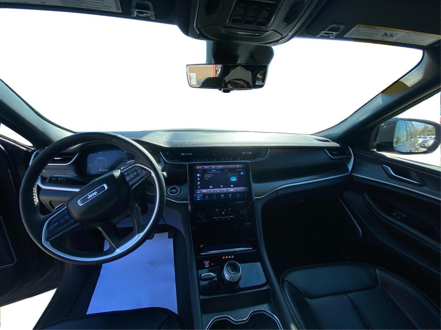 2024 GRAY JEEP GRAND CHEROKEE L LIMITED (1C4RJKBGXR8) with an 3.6L engine, Automatic transmission, located at 908 SE 14th Street, Des Moines, IA, 50317, (515) 281-0330, 41.580303, -93.597046 - Photo#22