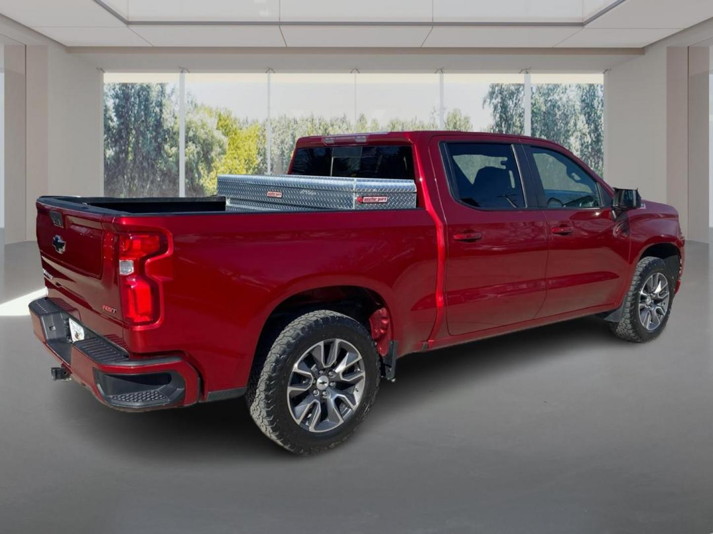 2021 RED CHEVROLET SILVERADO 1500 RST (3GCUYEET0MG) with an 3.0L engine, Automatic transmission, located at 908 SE 14th Street, Des Moines, IA, 50317, (515) 281-0330, 41.580303, -93.597046 - Photo#2