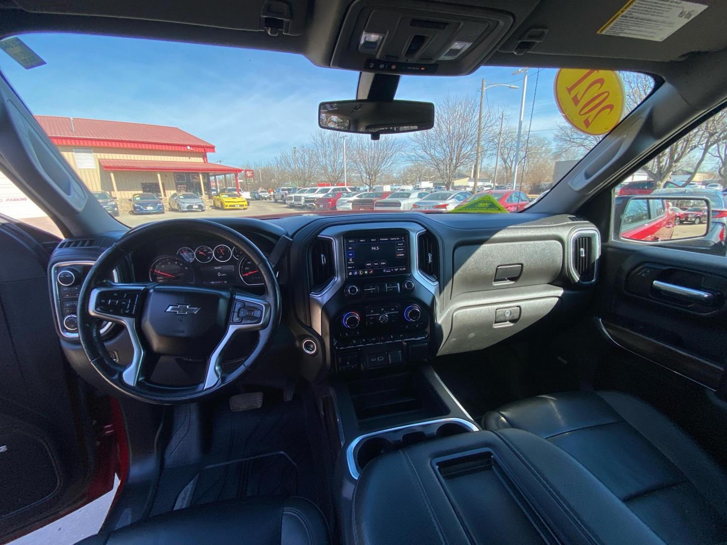 2021 RED CHEVROLET SILVERADO 1500 RST (3GCUYEET0MG) with an 3.0L engine, Automatic transmission, located at 908 SE 14th Street, Des Moines, IA, 50317, (515) 281-0330, 41.580303, -93.597046 - Photo#20