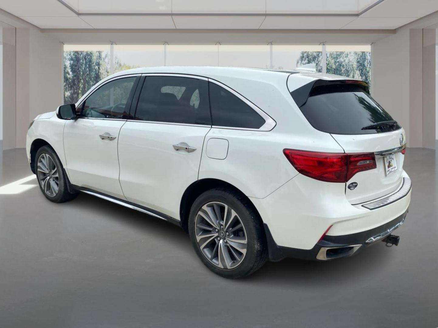 2017 WHITE ACURA MDX TECHNOLOGY (5FRYD4H55HB) with an 3.5L engine, Automatic transmission, located at 908 SE 14th Street, Des Moines, IA, 50317, (515) 281-0330, 41.580303, -93.597046 - Photo#4