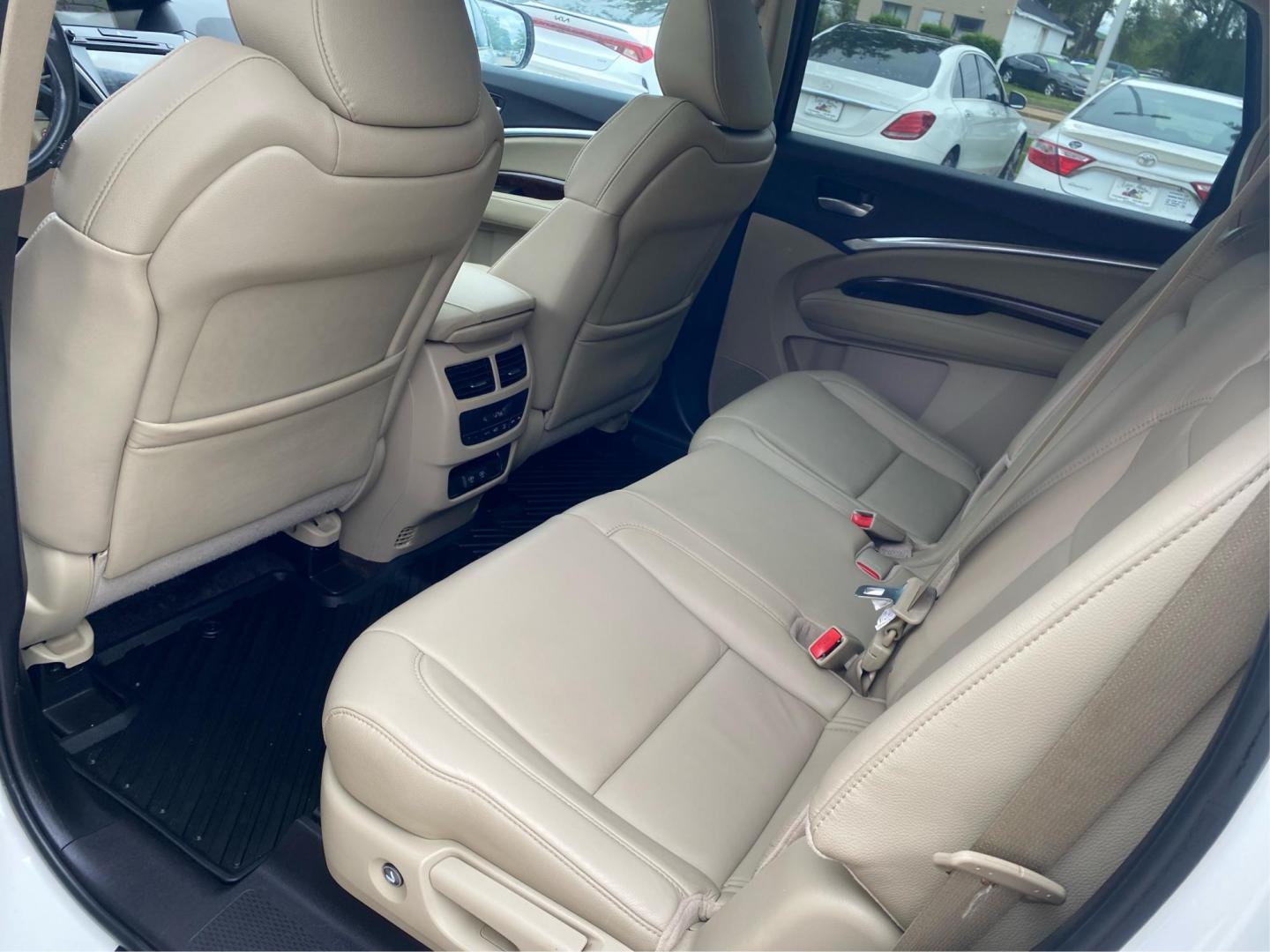 2017 WHITE ACURA MDX TECHNOLOGY (5FRYD4H55HB) with an 3.5L engine, Automatic transmission, located at 908 SE 14th Street, Des Moines, IA, 50317, (515) 281-0330, 41.580303, -93.597046 - Photo#9