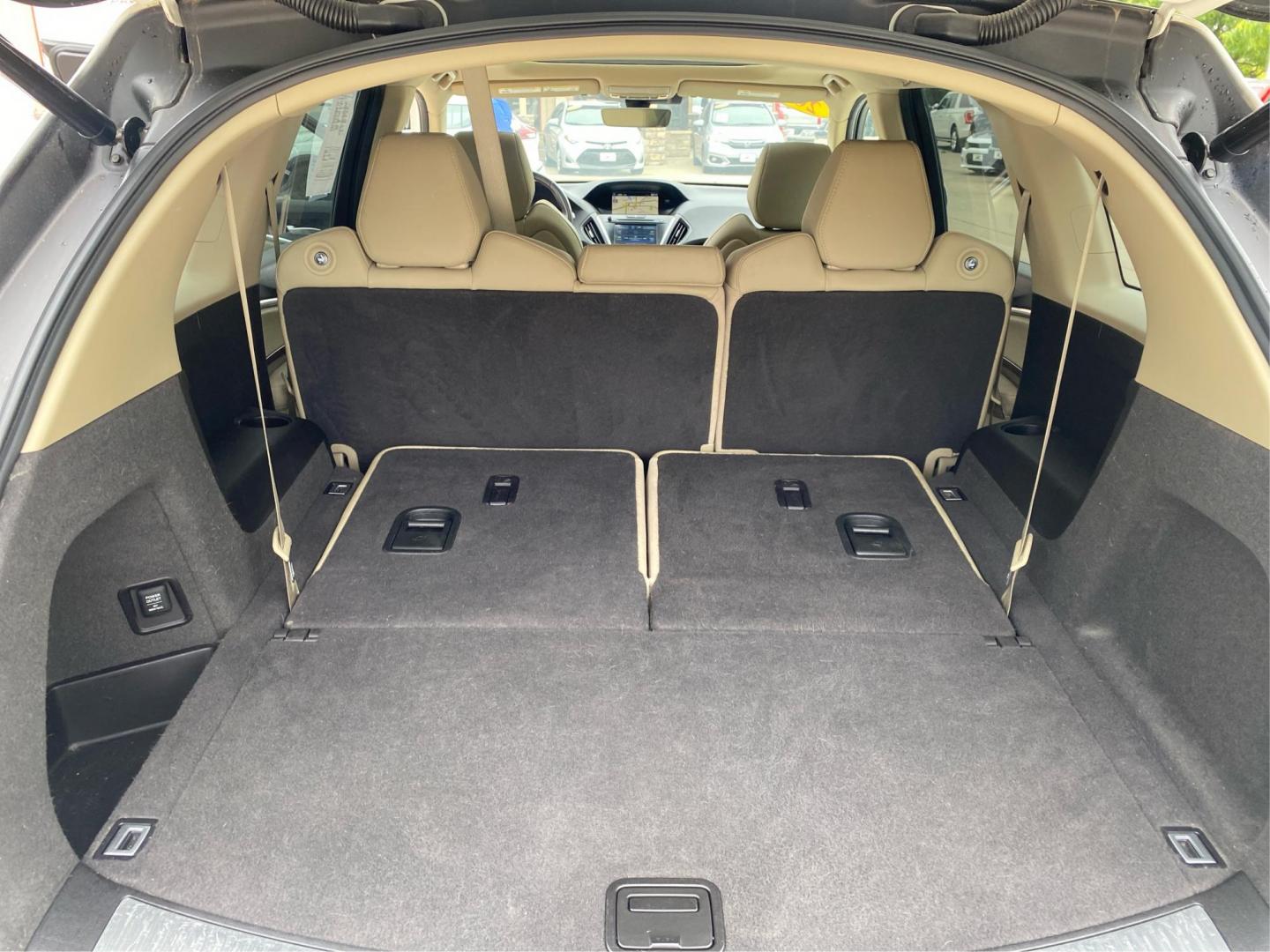 2017 WHITE ACURA MDX TECHNOLOGY (5FRYD4H55HB) with an 3.5L engine, Automatic transmission, located at 908 SE 14th Street, Des Moines, IA, 50317, (515) 281-0330, 41.580303, -93.597046 - Photo#12
