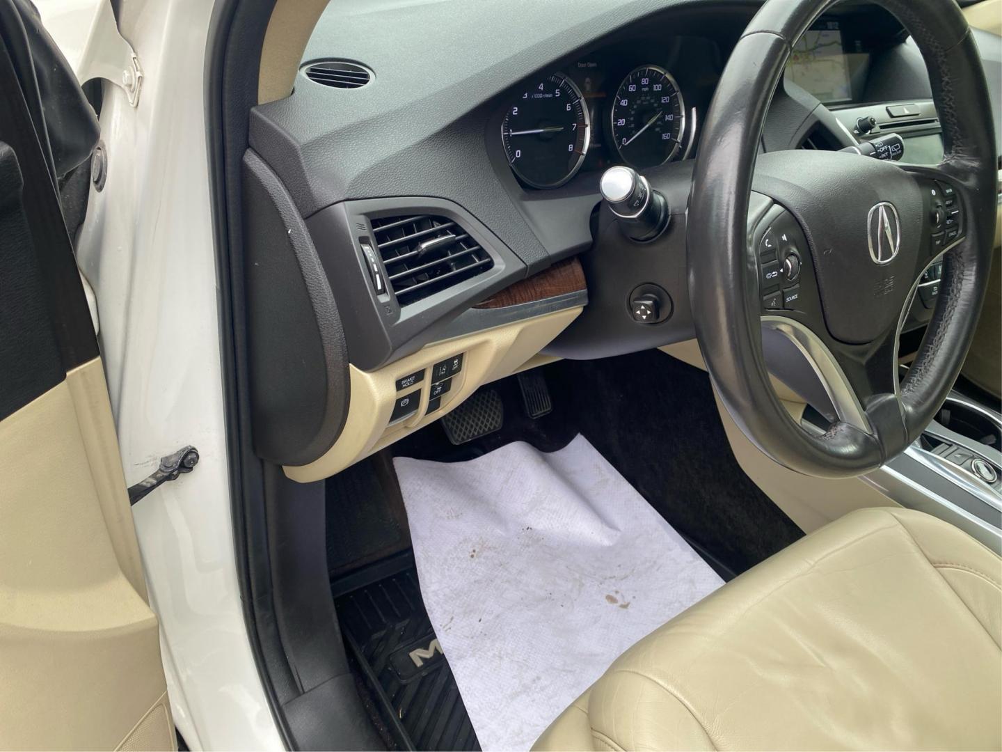 2017 WHITE ACURA MDX TECHNOLOGY (5FRYD4H55HB) with an 3.5L engine, Automatic transmission, located at 908 SE 14th Street, Des Moines, IA, 50317, (515) 281-0330, 41.580303, -93.597046 - Photo#17