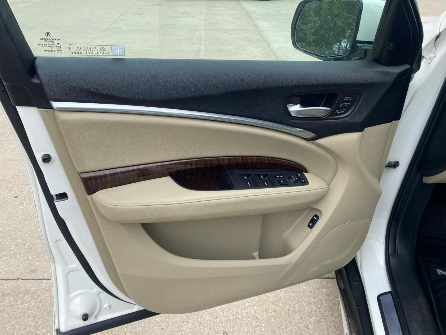2017 WHITE ACURA MDX TECHNOLOGY (5FRYD4H55HB) with an 3.5L engine, Automatic transmission, located at 908 SE 14th Street, Des Moines, IA, 50317, (515) 281-0330, 41.580303, -93.597046 - Photo#19