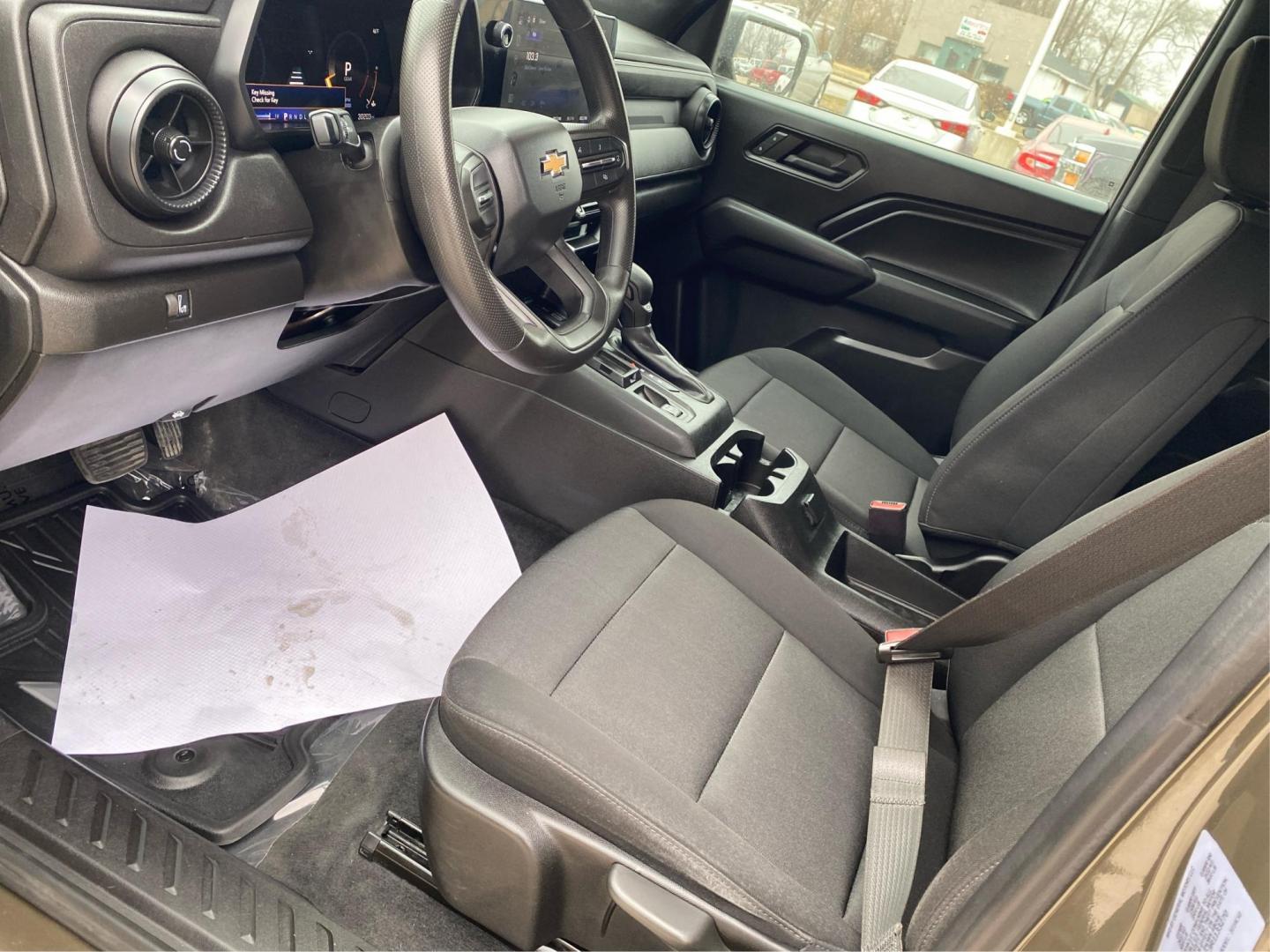 2024 BROWN CHEVROLET COLORADO (1GCGSBEC3R1) with an 2.7L engine, Automatic transmission, located at 908 SE 14th Street, Des Moines, IA, 50317, (515) 281-0330, 41.580303, -93.597046 - Photo#8