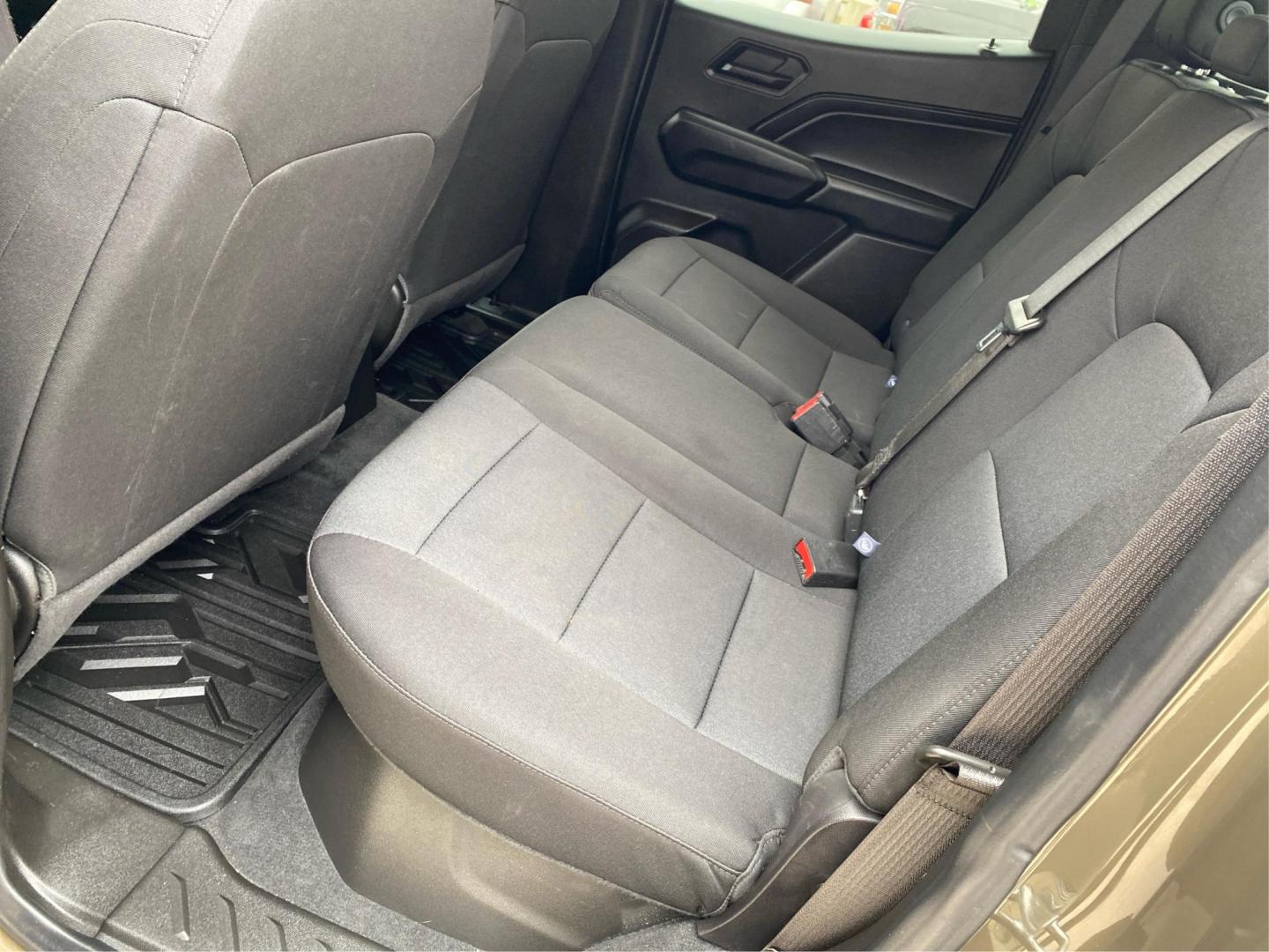 2024 BROWN CHEVROLET COLORADO (1GCGSBEC3R1) with an 2.7L engine, Automatic transmission, located at 908 SE 14th Street, Des Moines, IA, 50317, (515) 281-0330, 41.580303, -93.597046 - Photo#9