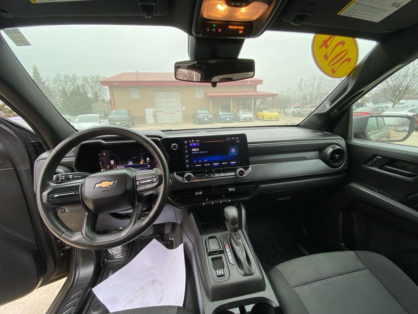 2024 BROWN CHEVROLET COLORADO (1GCGSBEC3R1) with an 2.7L engine, Automatic transmission, located at 908 SE 14th Street, Des Moines, IA, 50317, (515) 281-0330, 41.580303, -93.597046 - Photo#20