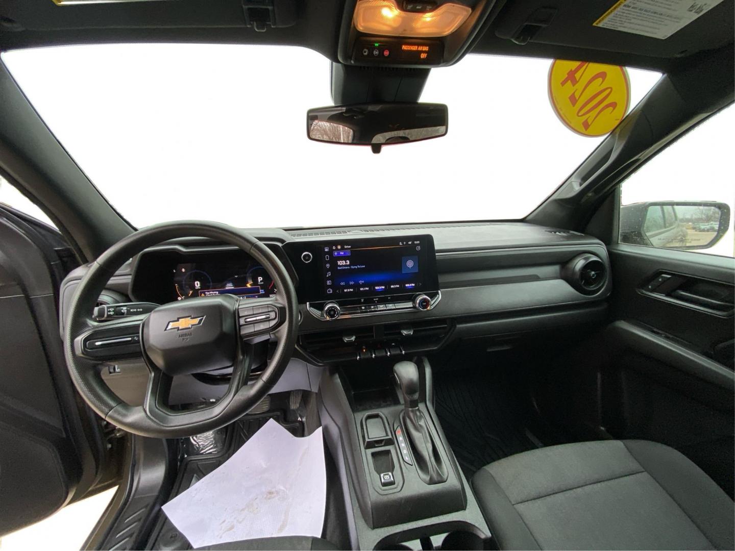 2024 BROWN CHEVROLET COLORADO (1GCGSBEC3R1) with an 2.7L engine, Automatic transmission, located at 908 SE 14th Street, Des Moines, IA, 50317, (515) 281-0330, 41.580303, -93.597046 - Photo#21