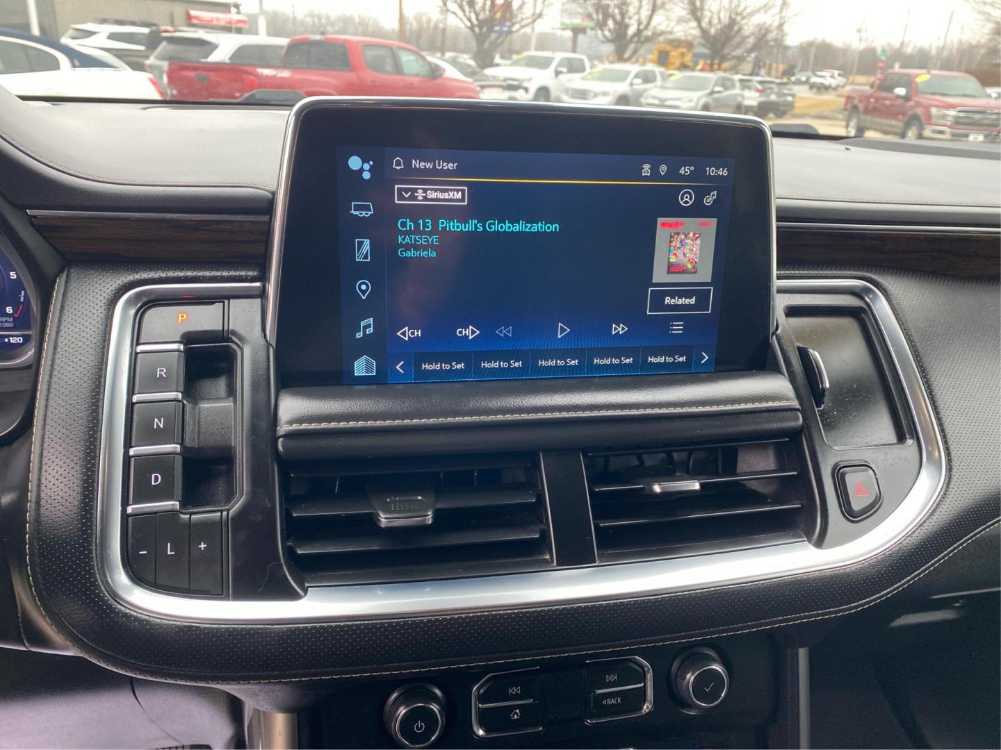 2023 GREEN CHEVROLET SUBURBAN 1500 PREMIER (1GNSCFKD4PR) with an 5.3L engine, Automatic transmission, located at 908 SE 14th Street, Des Moines, IA, 50317, (515) 281-0330, 41.580303, -93.597046- Photo#13