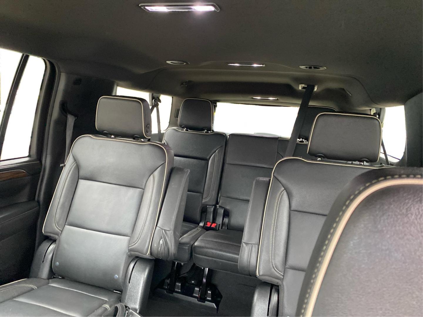 2023 GREEN CHEVROLET SUBURBAN 1500 PREMIER (1GNSCFKD4PR) with an 5.3L engine, Automatic transmission, located at 908 SE 14th Street, Des Moines, IA, 50317, (515) 281-0330, 41.580303, -93.597046- Photo#14