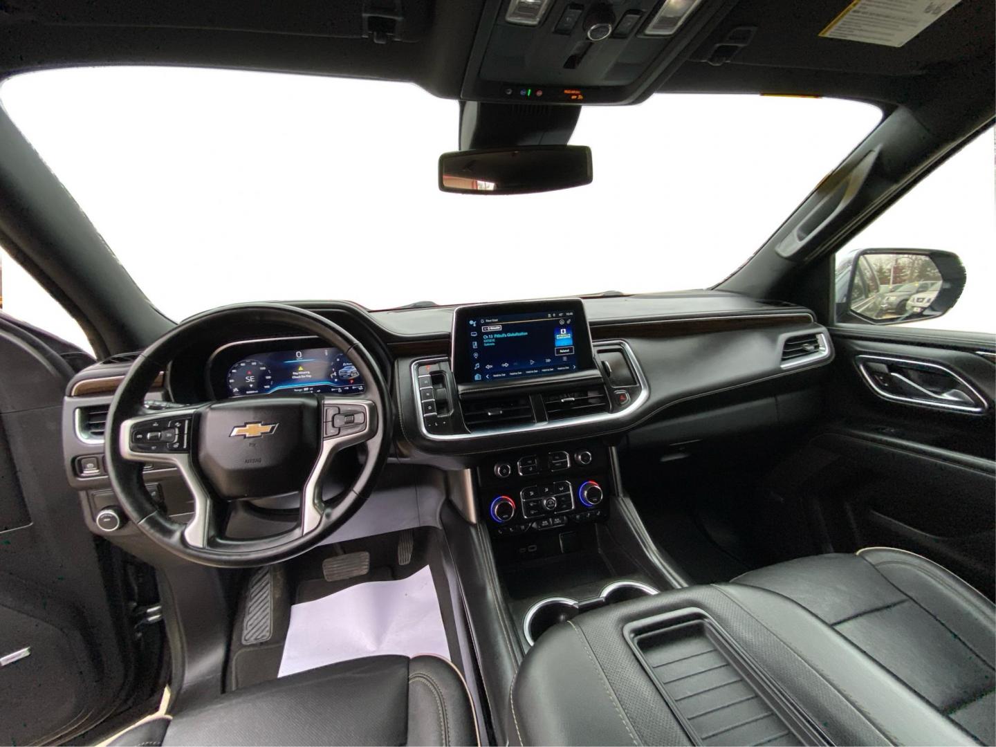 2023 GREEN CHEVROLET SUBURBAN 1500 PREMIER (1GNSCFKD4PR) with an 5.3L engine, Automatic transmission, located at 908 SE 14th Street, Des Moines, IA, 50317, (515) 281-0330, 41.580303, -93.597046- Photo#22