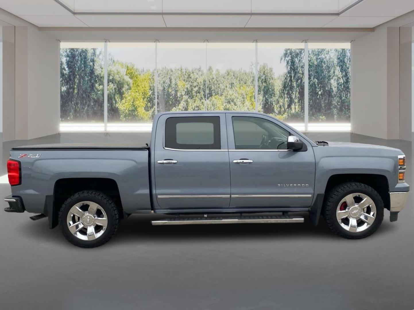 2015 BLUE CHEVROLET SILVERADO 1500 LTZ (3GCUKSEC2FG) with an 5.3L engine, Automatic transmission, located at 908 SE 14th Street, Des Moines, IA, 50317, (515) 281-0330, 41.580303, -93.597046 - Photo#1