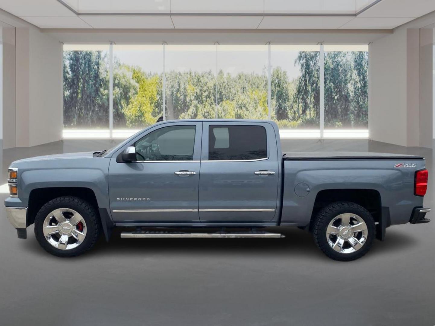 2015 BLUE CHEVROLET SILVERADO 1500 LTZ (3GCUKSEC2FG) with an 5.3L engine, Automatic transmission, located at 908 SE 14th Street, Des Moines, IA, 50317, (515) 281-0330, 41.580303, -93.597046 - Photo#5