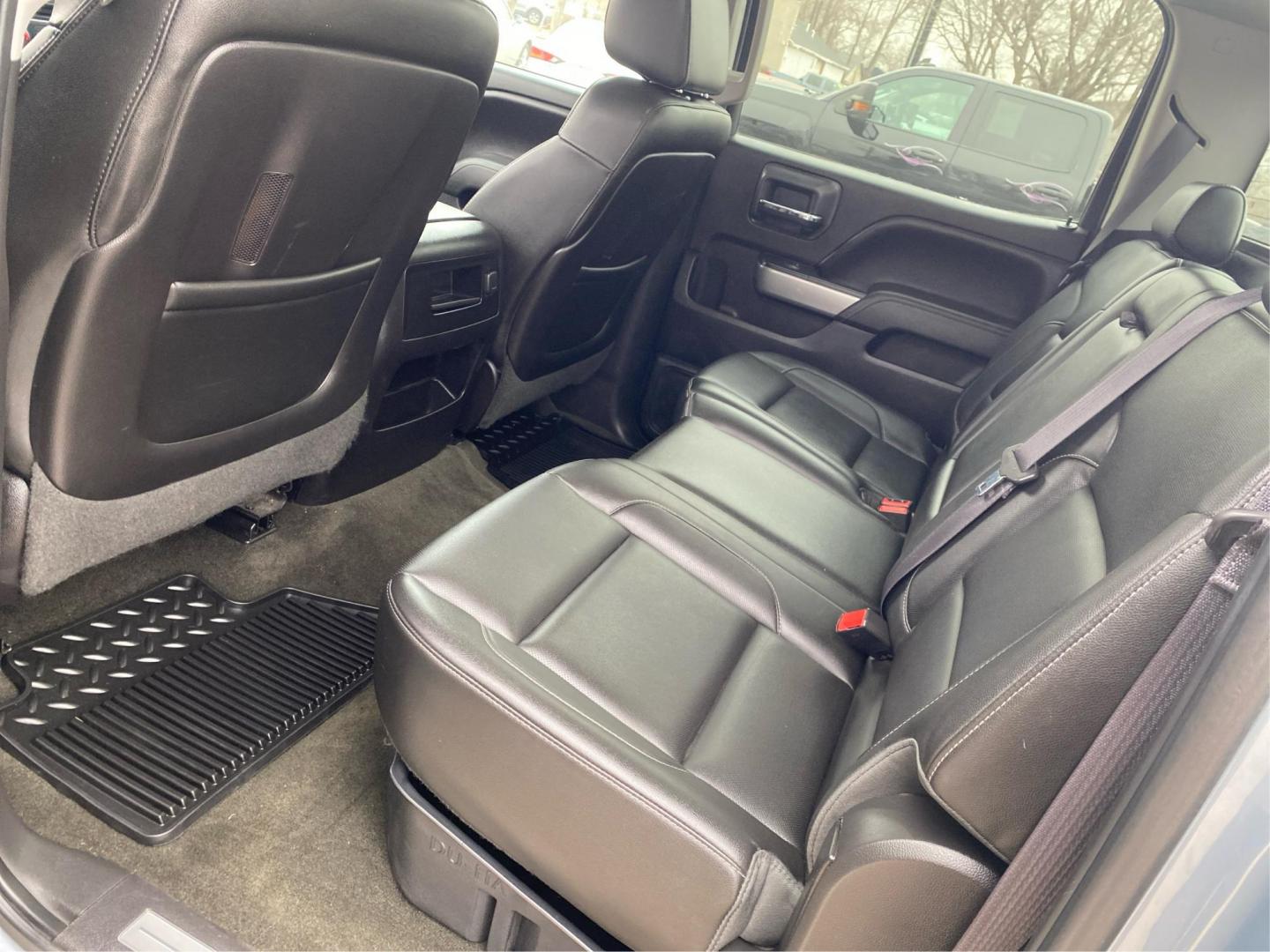 2015 BLUE CHEVROLET SILVERADO 1500 LTZ (3GCUKSEC2FG) with an 5.3L engine, Automatic transmission, located at 908 SE 14th Street, Des Moines, IA, 50317, (515) 281-0330, 41.580303, -93.597046 - Photo#9