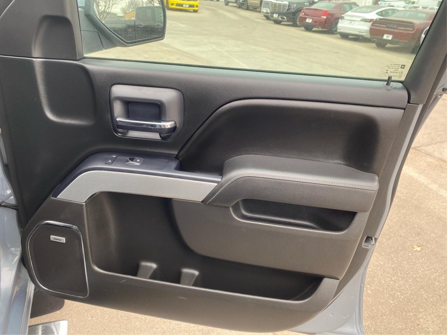 2015 BLUE CHEVROLET SILVERADO 1500 LTZ (3GCUKSEC2FG) with an 5.3L engine, Automatic transmission, located at 908 SE 14th Street, Des Moines, IA, 50317, (515) 281-0330, 41.580303, -93.597046 - Photo#19