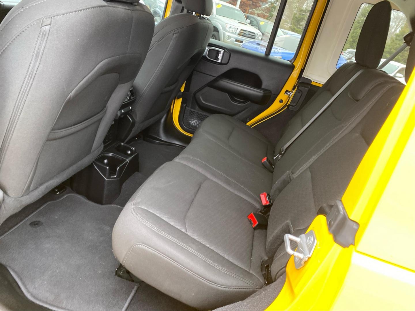 2019 YELLOW JEEP WRANGLER UNLIMI SAHARA (1C4HJXEG3KW) with an 3.6L engine, Automatic transmission, located at 908 SE 14th Street, Des Moines, IA, 50317, (515) 281-0330, 41.580303, -93.597046 - Photo#9