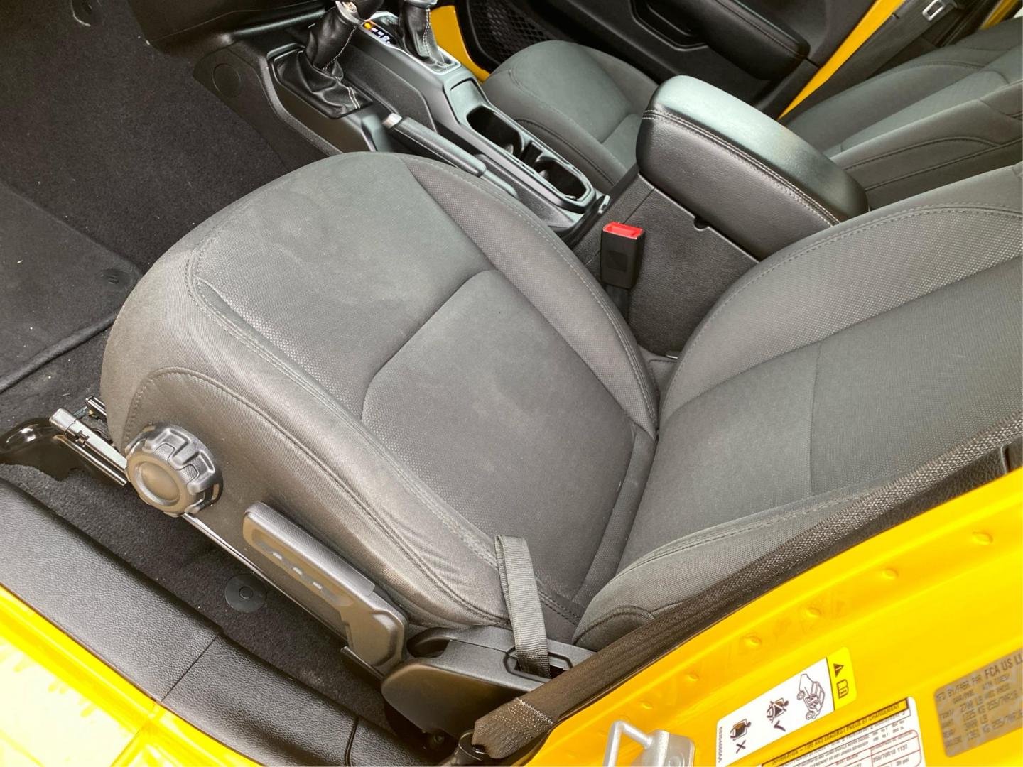 2019 YELLOW JEEP WRANGLER UNLIMI SAHARA (1C4HJXEG3KW) with an 3.6L engine, Automatic transmission, located at 908 SE 14th Street, Des Moines, IA, 50317, (515) 281-0330, 41.580303, -93.597046 - Photo#18