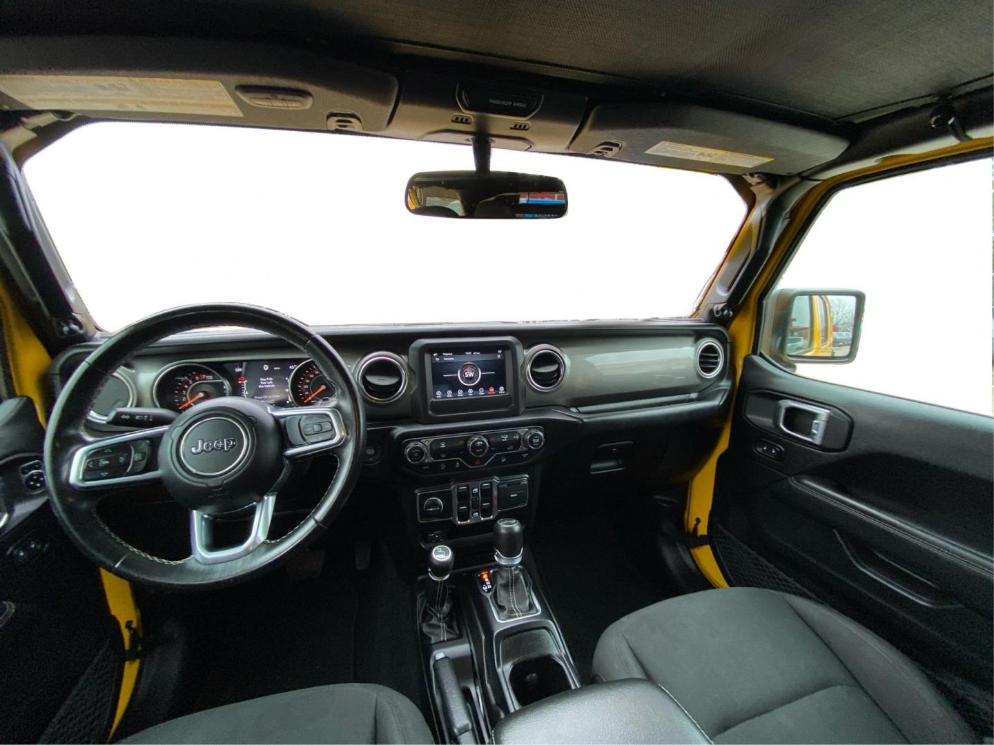 2019 YELLOW JEEP WRANGLER UNLIMI SAHARA (1C4HJXEG3KW) with an 3.6L engine, Automatic transmission, located at 908 SE 14th Street, Des Moines, IA, 50317, (515) 281-0330, 41.580303, -93.597046 - Photo#22