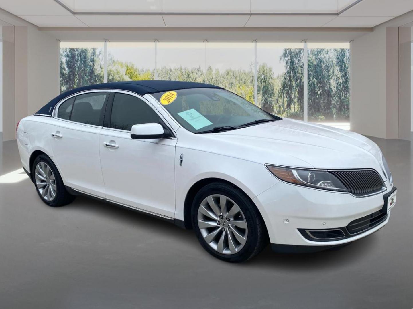 2014 WHITE LINCOLN MKS (1LNHL9EK6EG) with an 3.7L engine, Automatic transmission, located at 908 SE 14th Street, Des Moines, IA, 50317, (515) 281-0330, 41.580303, -93.597046 - Photo#0