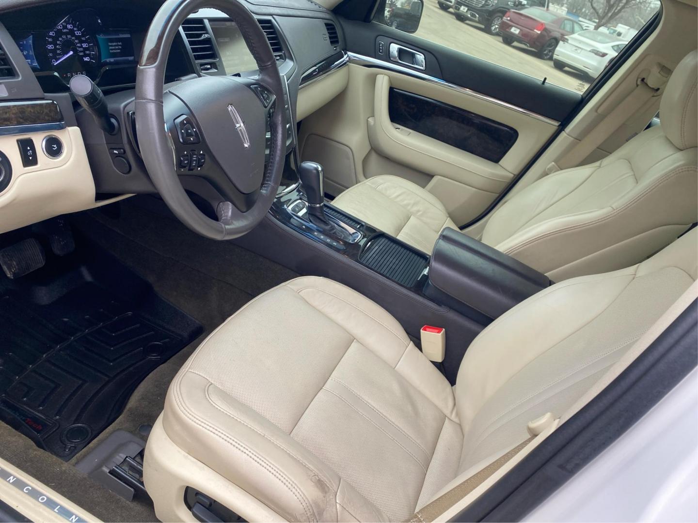 2014 WHITE LINCOLN MKS (1LNHL9EK6EG) with an 3.7L engine, Automatic transmission, located at 908 SE 14th Street, Des Moines, IA, 50317, (515) 281-0330, 41.580303, -93.597046 - Photo#8