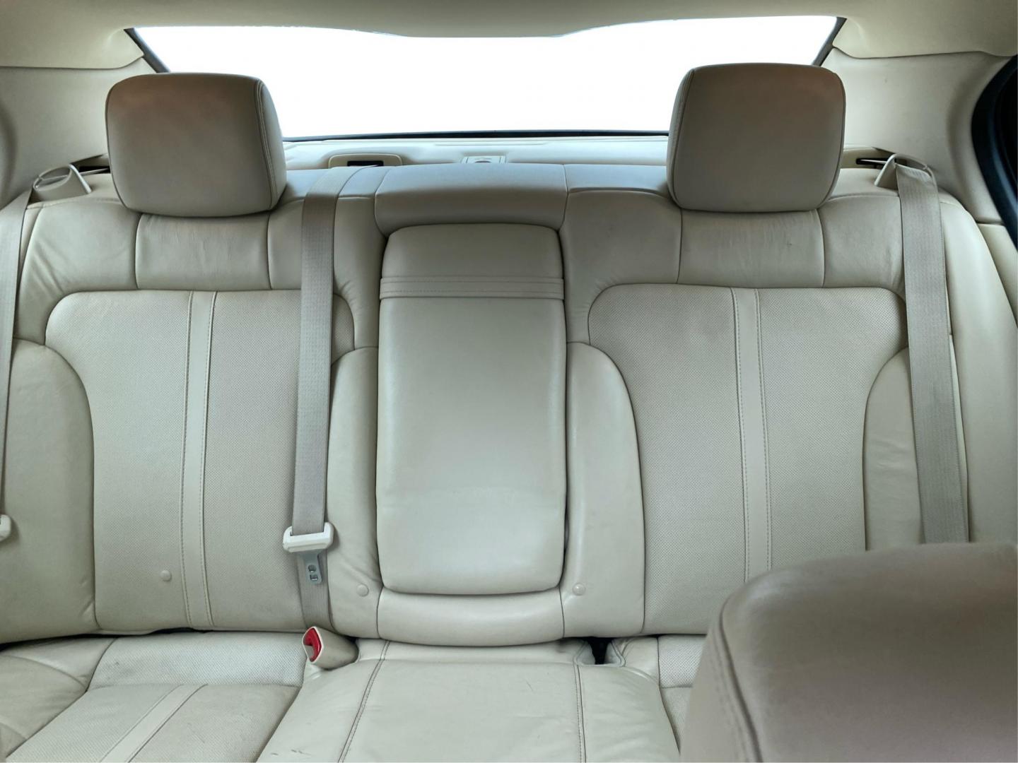 2014 WHITE LINCOLN MKS (1LNHL9EK6EG) with an 3.7L engine, Automatic transmission, located at 908 SE 14th Street, Des Moines, IA, 50317, (515) 281-0330, 41.580303, -93.597046 - Photo#14