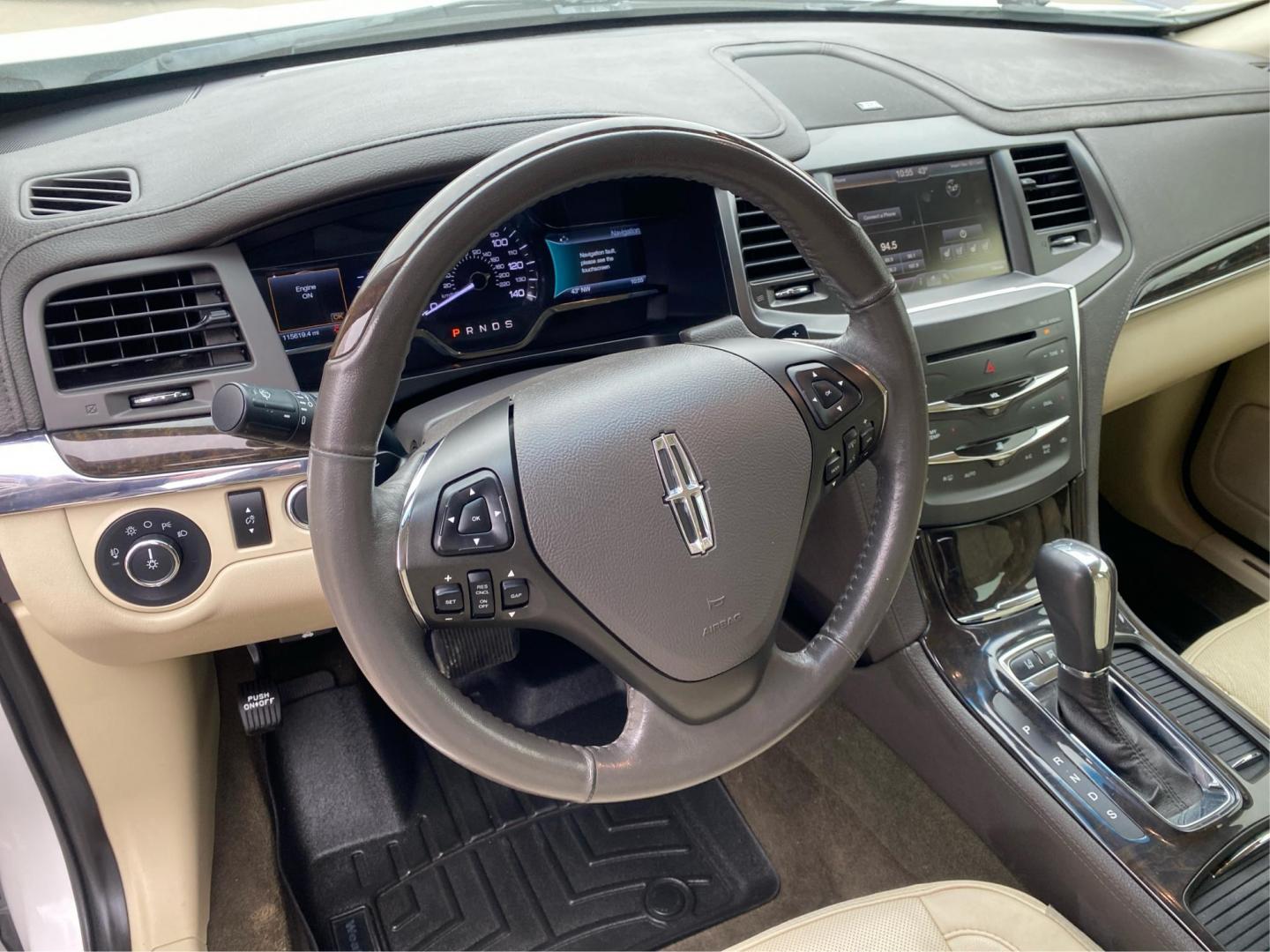 2014 WHITE LINCOLN MKS (1LNHL9EK6EG) with an 3.7L engine, Automatic transmission, located at 908 SE 14th Street, Des Moines, IA, 50317, (515) 281-0330, 41.580303, -93.597046 - Photo#16