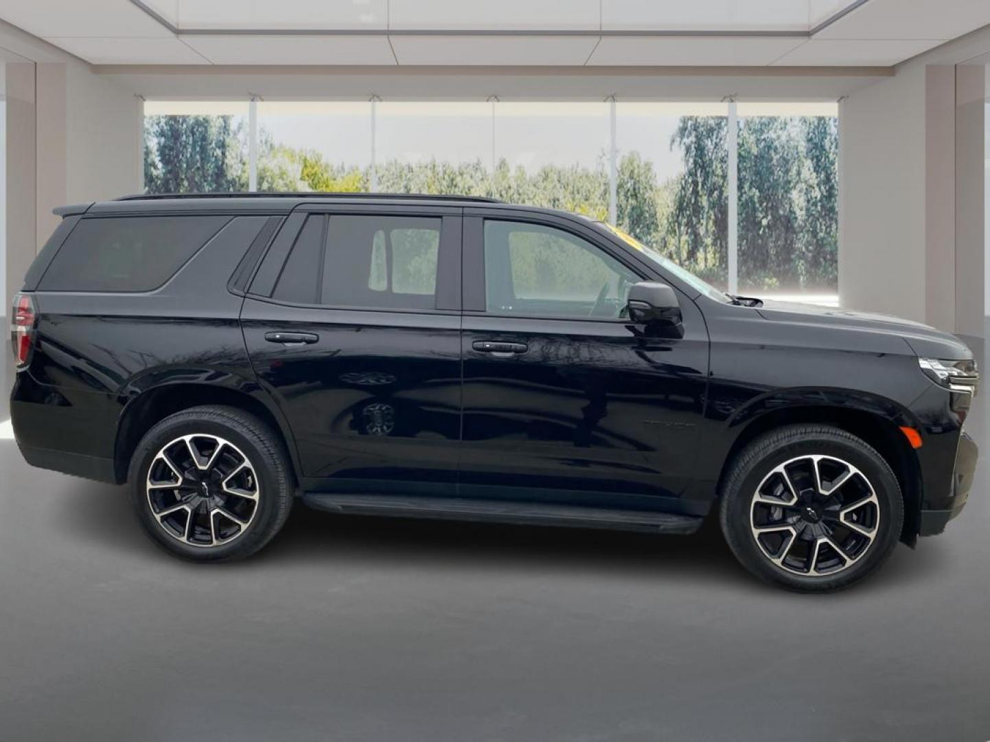 2022 BLACK CHEVROLET TAHOE RST (1GNSKRKD3NR) with an 5.3L engine, Automatic transmission, located at 908 SE 14th Street, Des Moines, IA, 50317, (515) 281-0330, 41.580303, -93.597046 - Photo#1