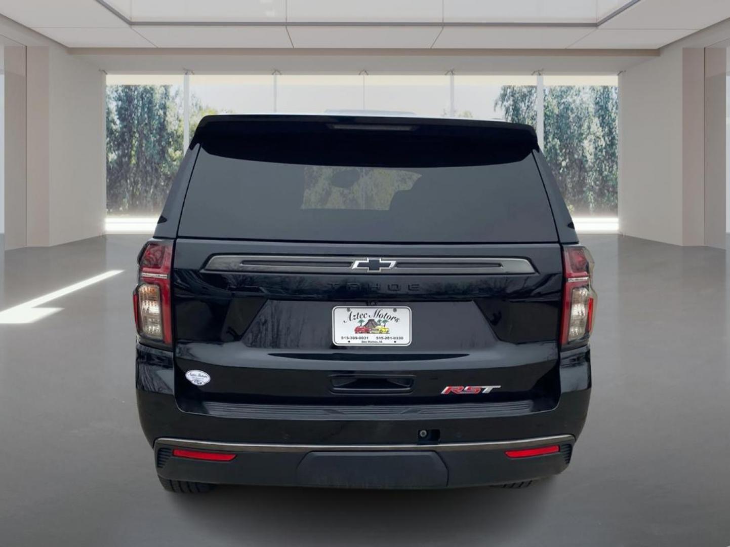 2022 BLACK CHEVROLET TAHOE RST (1GNSKRKD3NR) with an 5.3L engine, Automatic transmission, located at 908 SE 14th Street, Des Moines, IA, 50317, (515) 281-0330, 41.580303, -93.597046 - Photo#3
